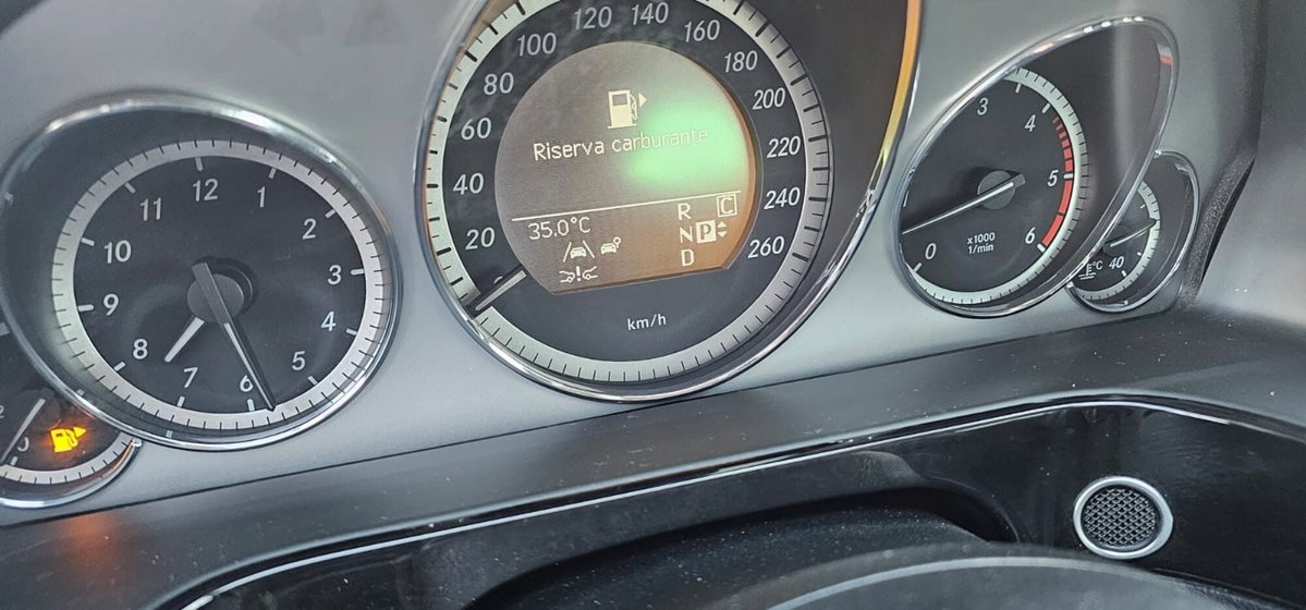 Mercedes-Benz Classe E 350 CDI BlueEFFICIENCY 4M. Avantg. AMG (4)