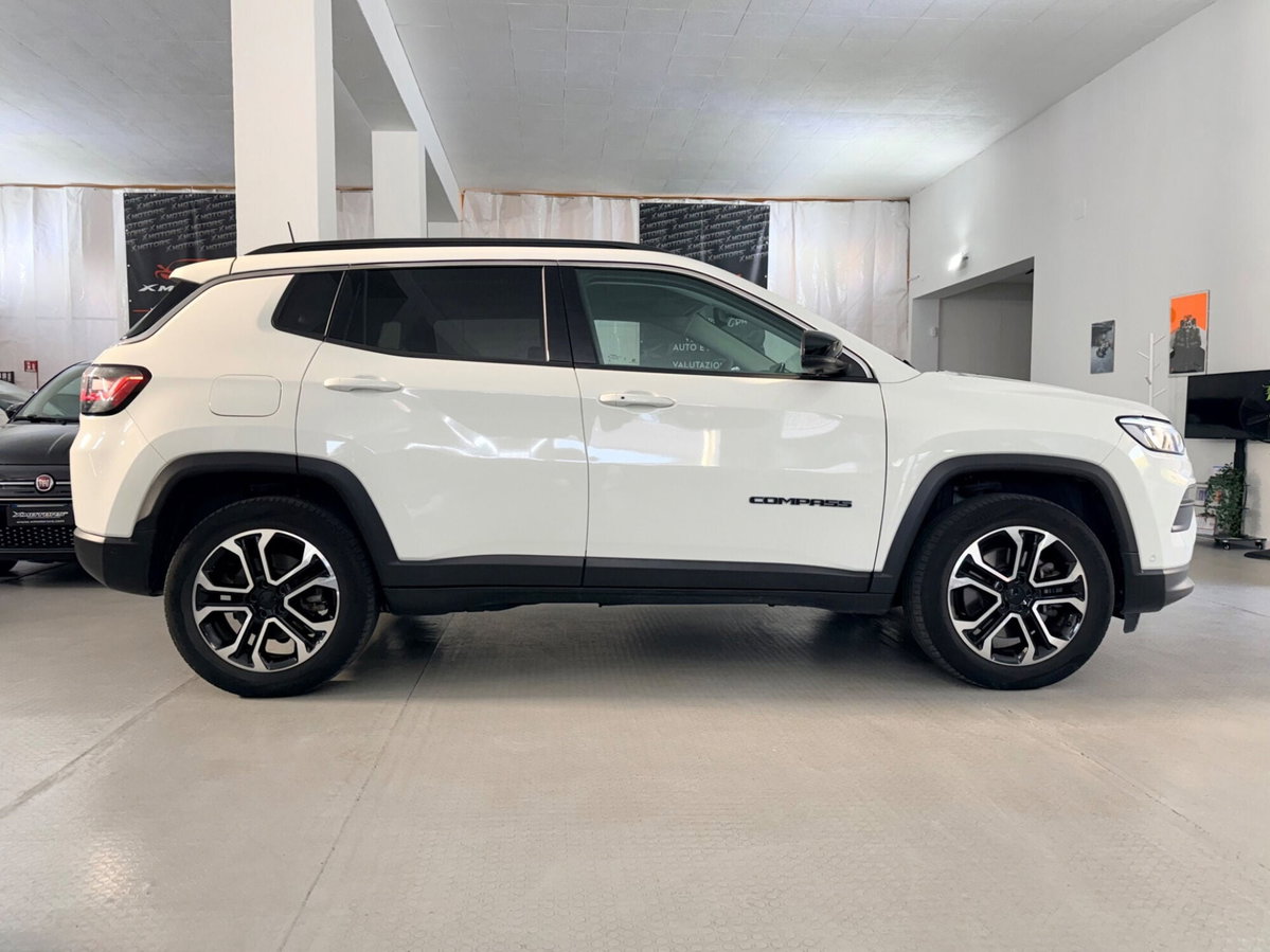 Jeep Compass 1.3 T4 190CV PHEV AT6 4xe Limited (4)