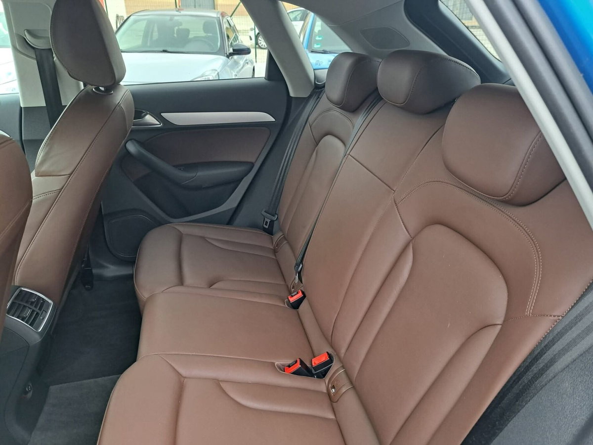 Audi Q3 2.0 TDI 150 CV Sport (8)
