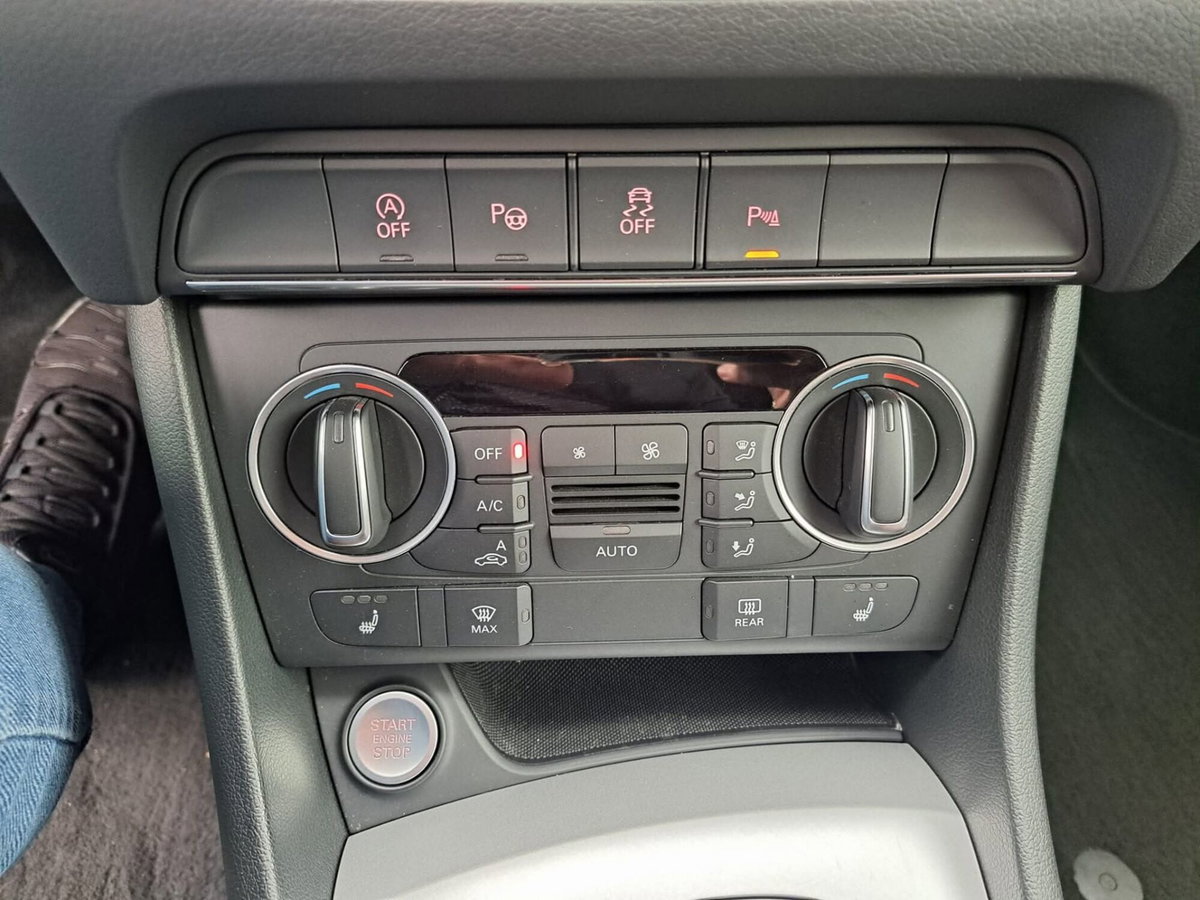 Audi Q3 2.0 TDI 150 CV Sport (9)