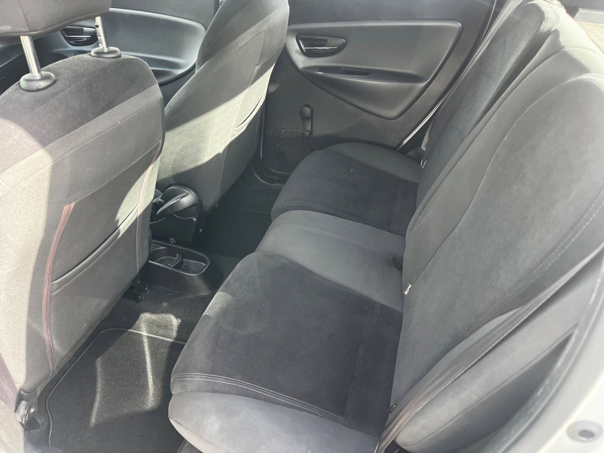 Lancia Ypsilon 1.2 69 CV 5 porte GPL Ecochic Platinum (7)