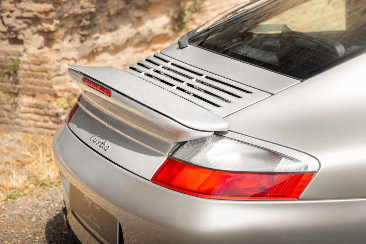 Porsche 911 Coupé Turbo cat (12)