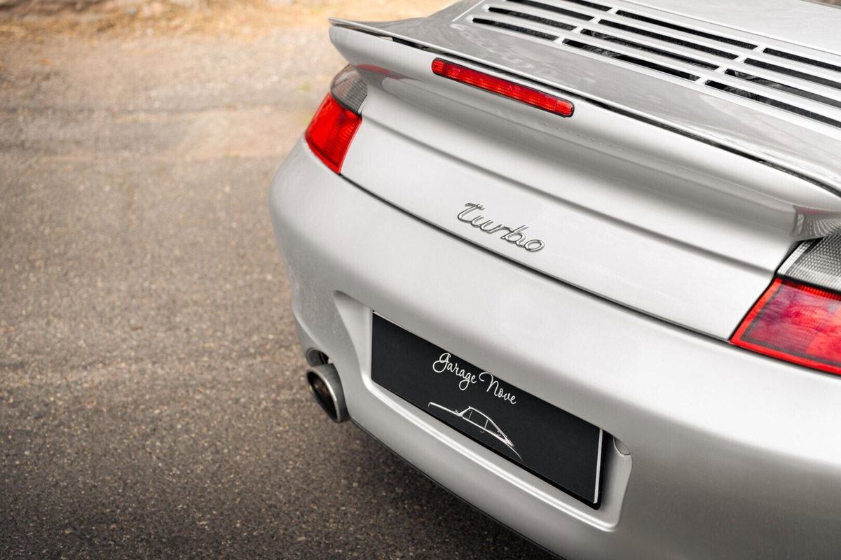 Porsche 911 Coupé Turbo cat (15)