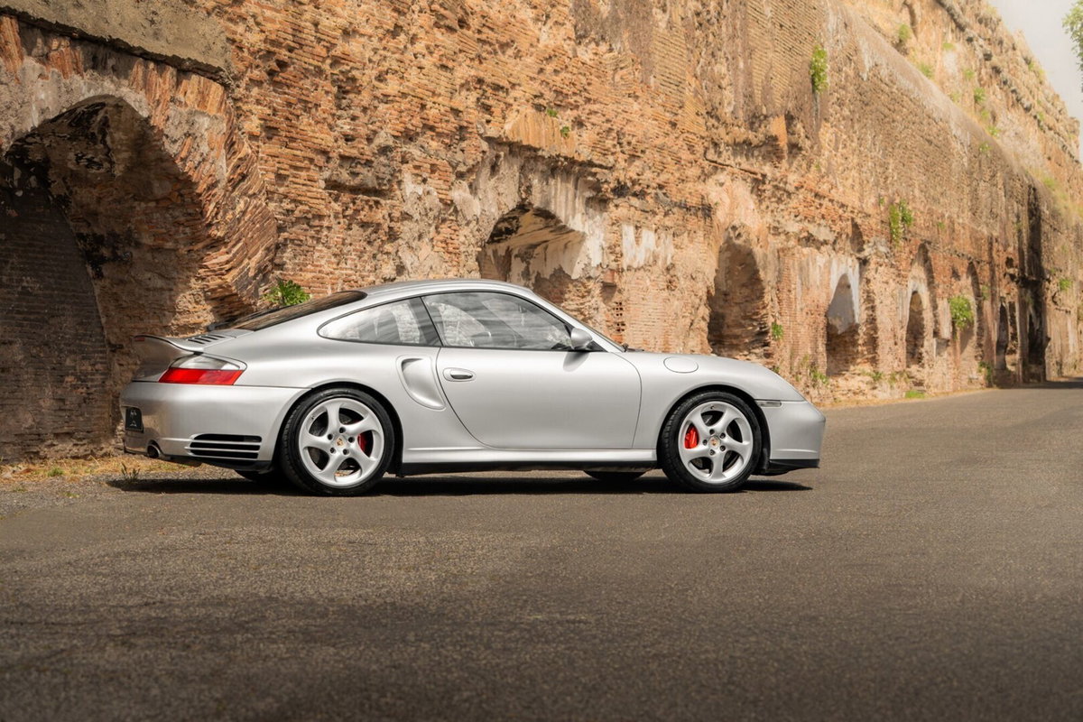 Porsche 911 Coupé Turbo cat (3)