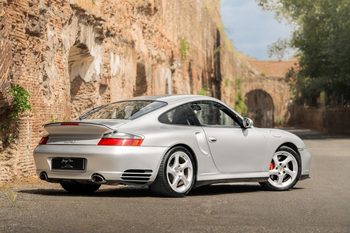 Porsche 911 Coupé Turbo cat (7)