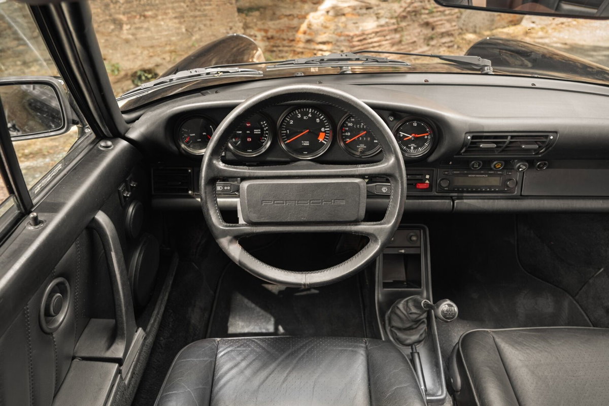 Porsche 911 Coupé Carrera 3.2 (10)