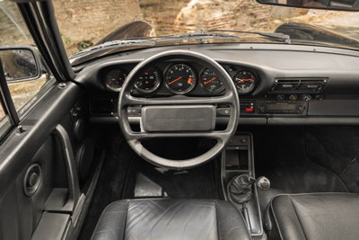 Porsche 911 Coupé Carrera 3.2 (10)