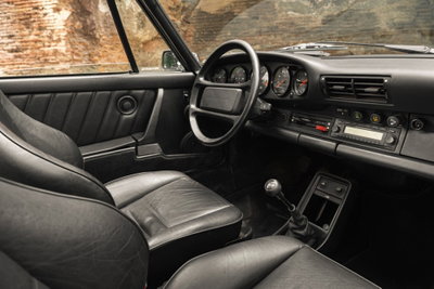 Porsche 911 Coupé Carrera 3.2 (9)