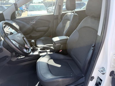Hyundai ix35 1.7 CRDi 2WD Xpossible (10)