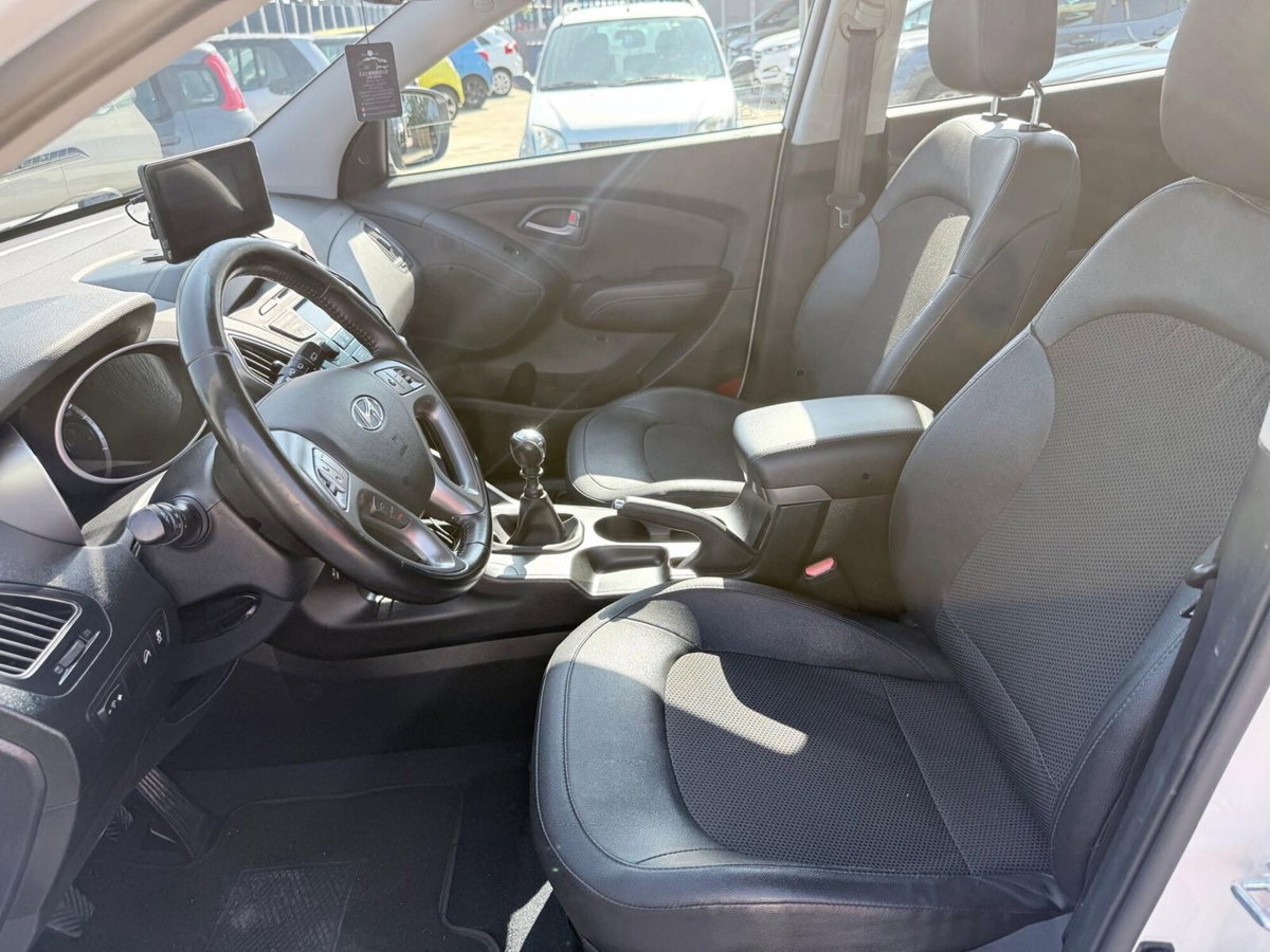 Hyundai ix35 1.7 CRDi 2WD Xpossible (11)