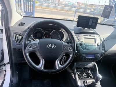 Hyundai ix35 1.7 CRDi 2WD Xpossible (12)