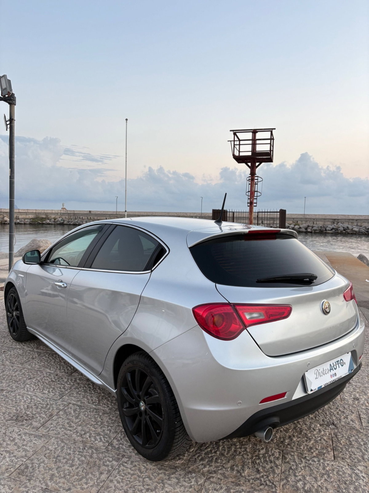 Alfa Romeo Giulietta 1.6 JTDm-2 Distinctive (5)