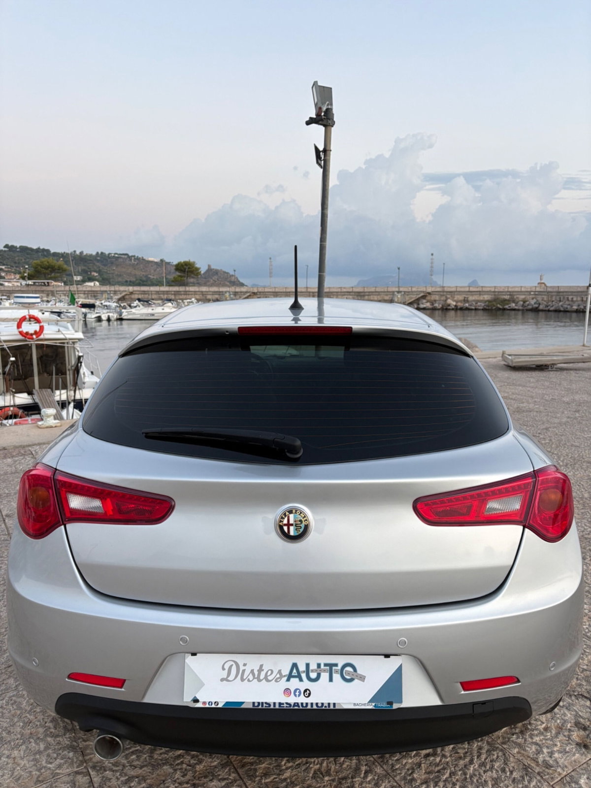 Alfa Romeo Giulietta 1.6 JTDm-2 Distinctive (6)