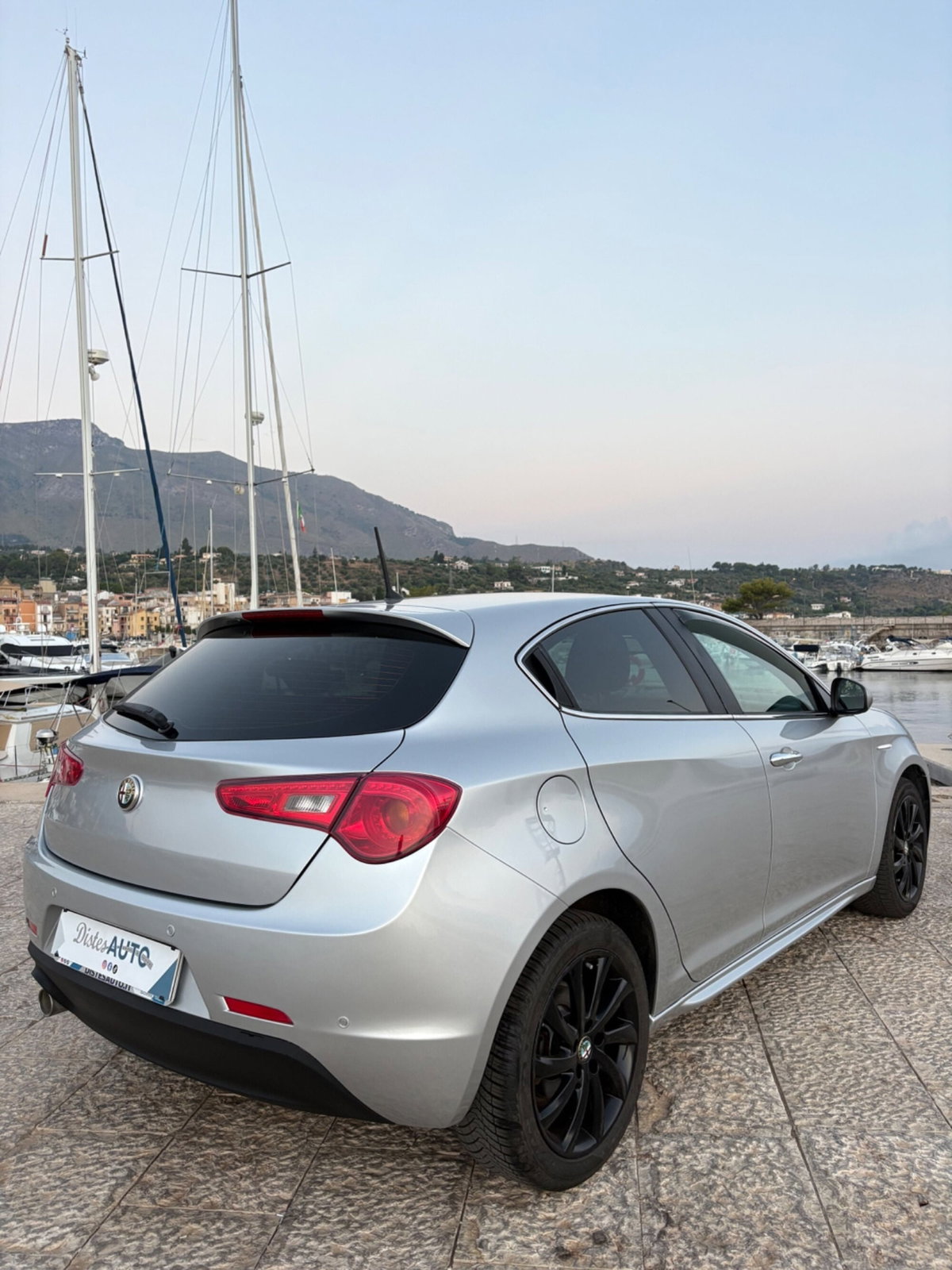 Alfa Romeo Giulietta 1.6 JTDm-2 Distinctive (8)