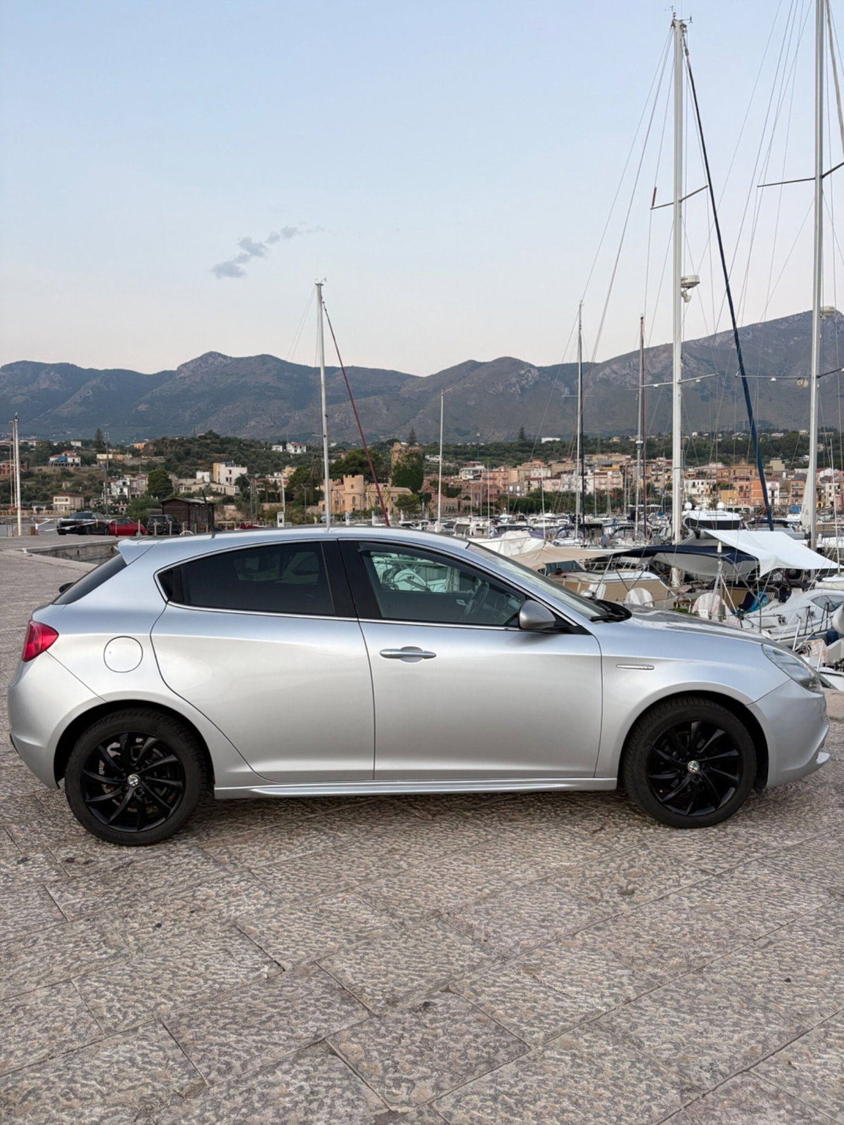 Alfa Romeo Giulietta 1.6 JTDm-2 Distinctive (9)