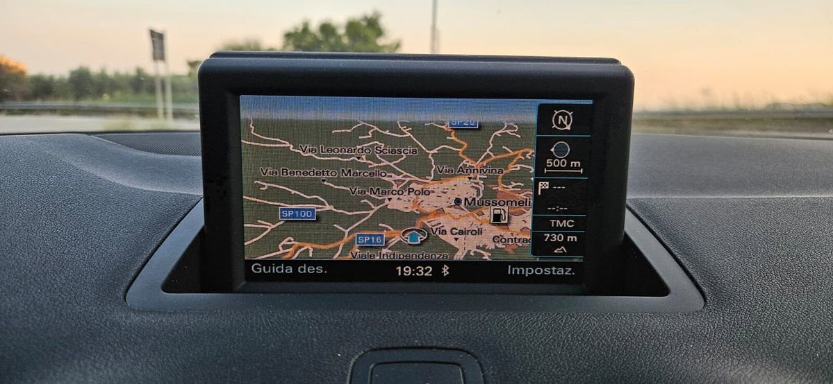 Audi A1 1.6 TDI 105 CV Ambition (11)