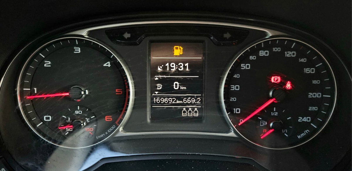 Audi A1 1.6 TDI 105 CV Ambition (14)