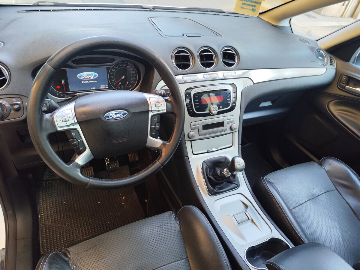 Ford S-Max 2.0 TDCi 140CV Titanium (15)