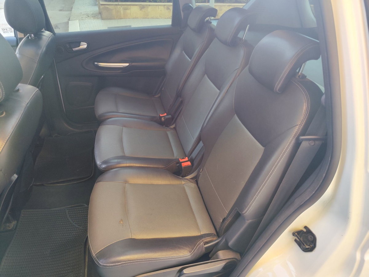 Ford S-Max 2.0 TDCi 140CV Titanium (17)