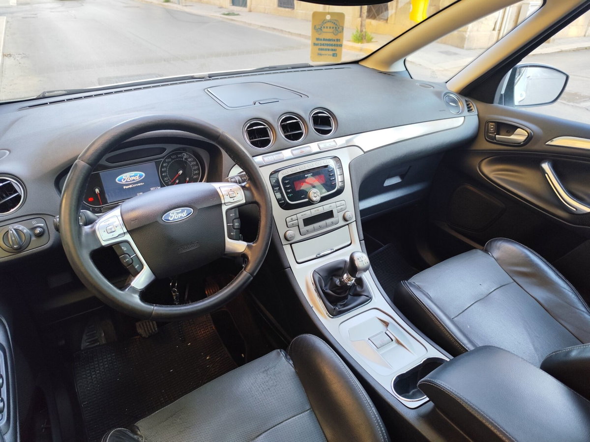 Ford S-Max 2.0 TDCi 140CV Titanium (19)