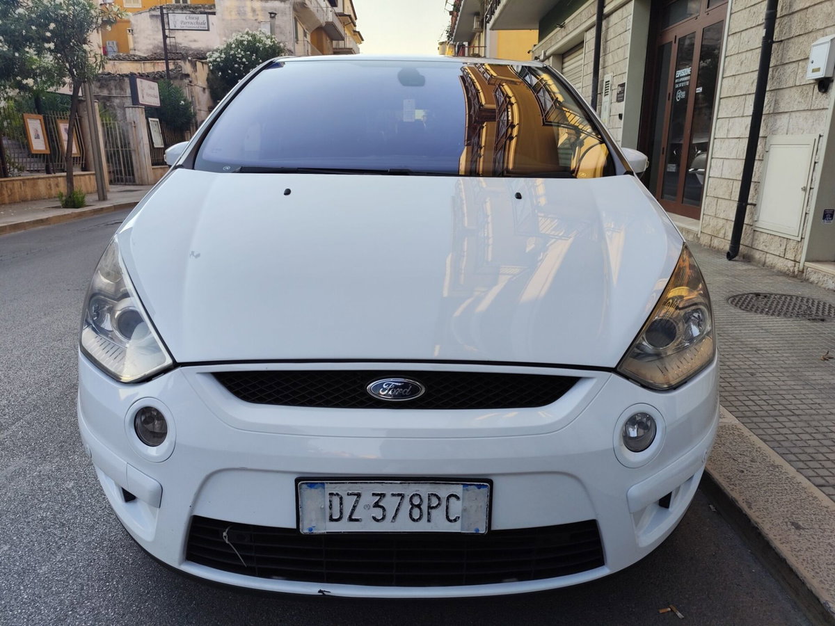 Ford S-Max 2.0 TDCi 140CV Titanium (2)
