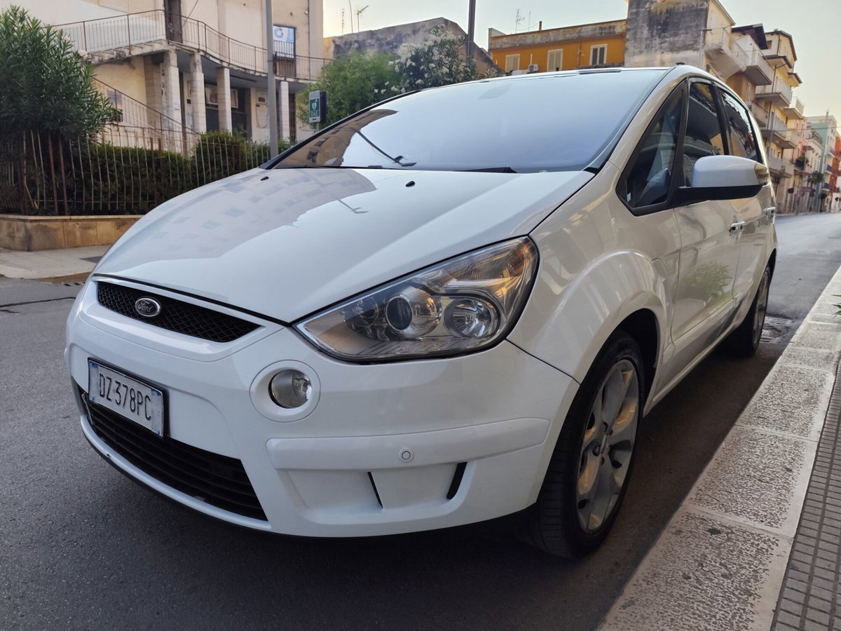 Ford S-Max 2.0 TDCi 140CV Titanium (3)