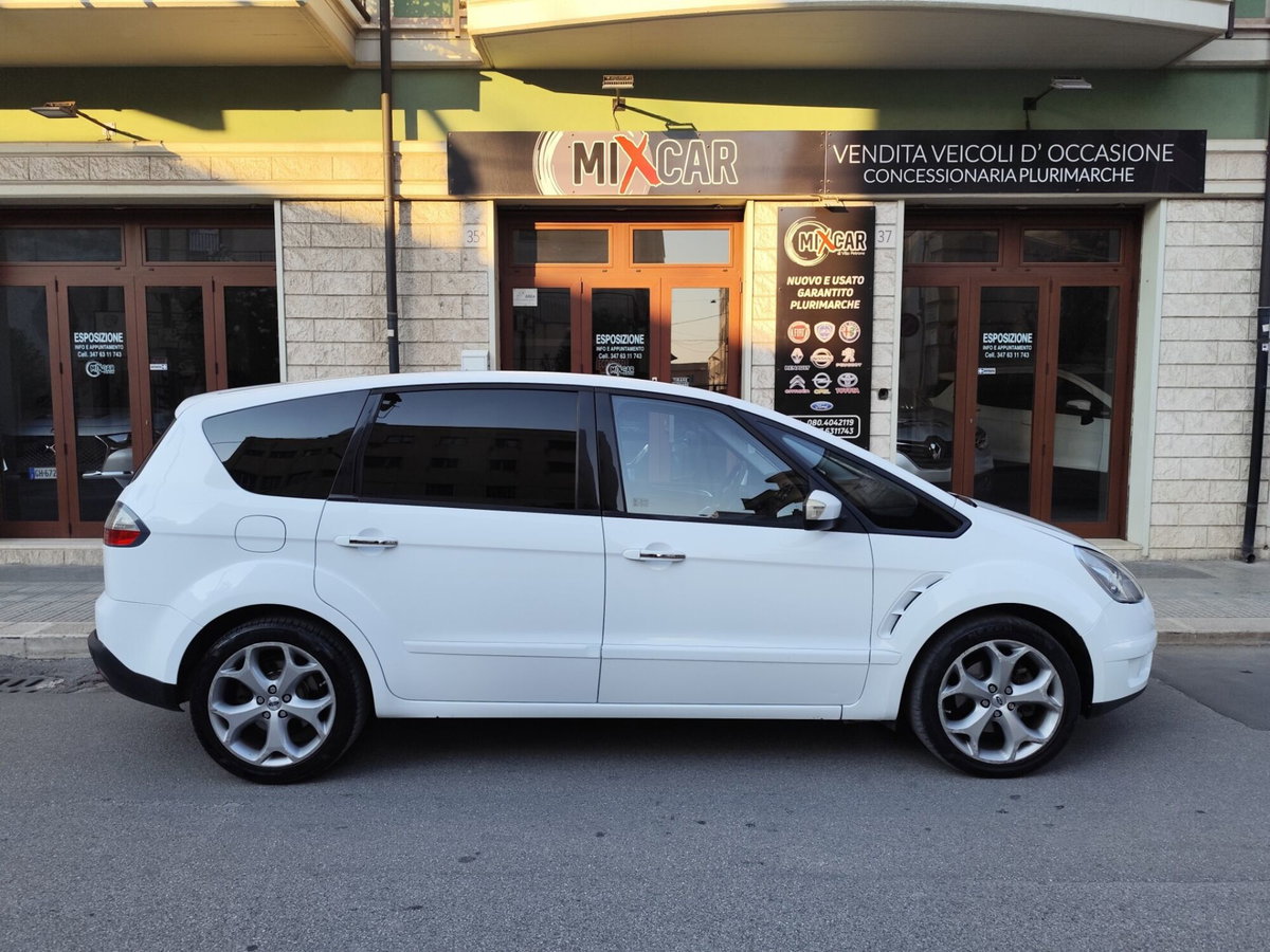 Ford S-Max 2.0 TDCi 140CV Titanium (9)
