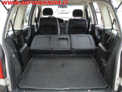 Opel Zafira 16V DTI cat Comfort (12)