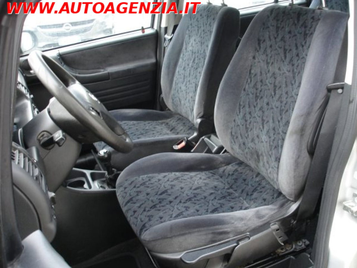 Opel Zafira 16V DTI cat Comfort (8)