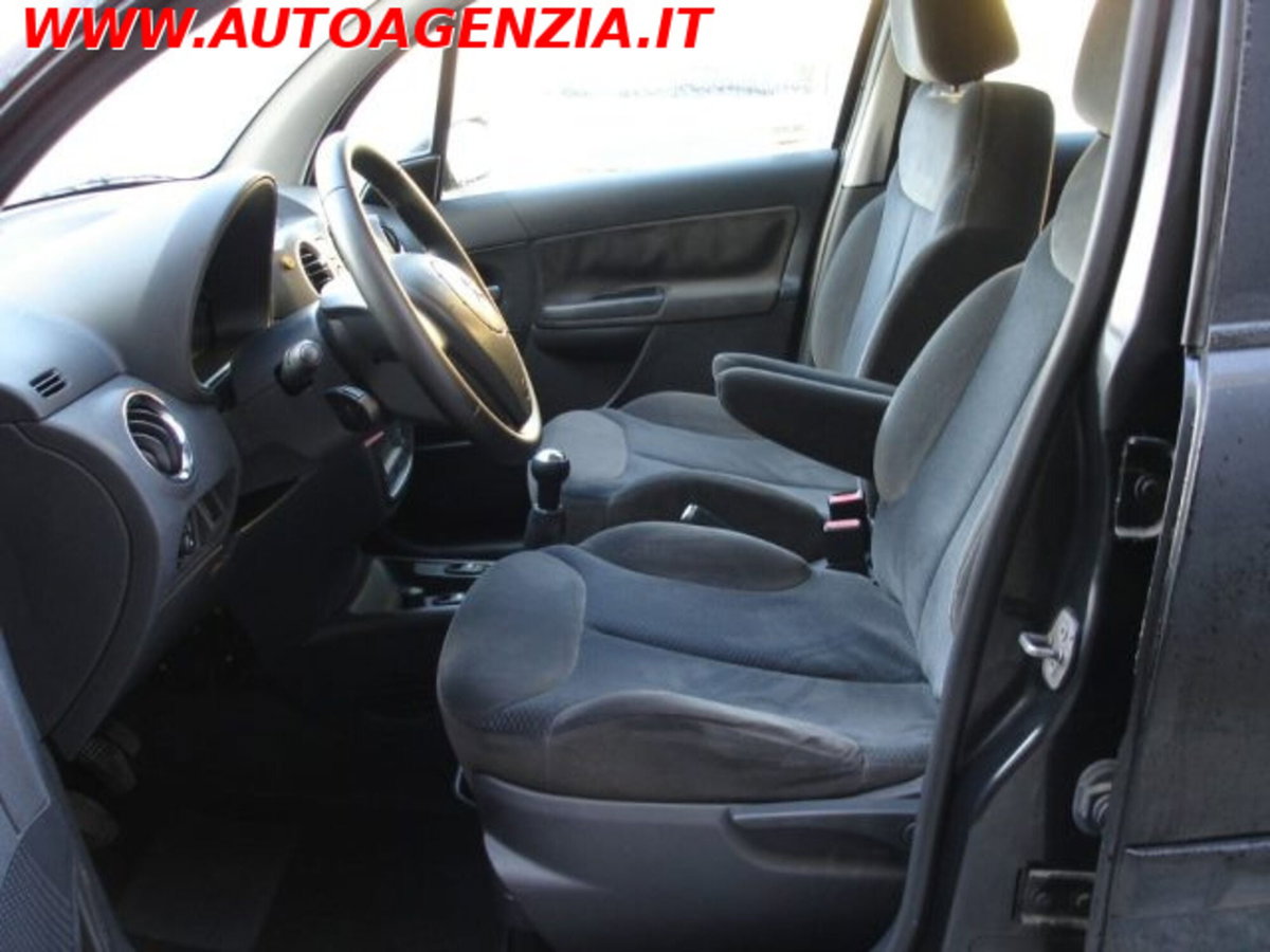Citroen C3 1.4 HDi 70 Exclusive (9)