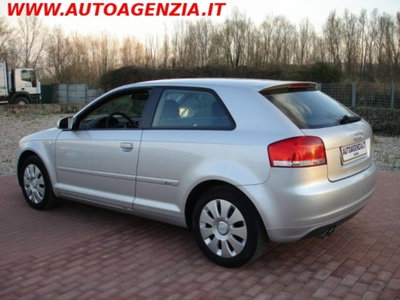 Audi A3 1.6 Ambiente (4)
