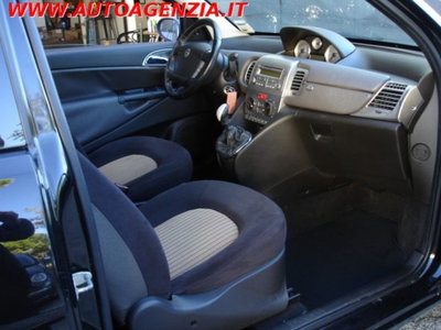 Lancia Ypsilon 1.4 E-Collection Ecochic GPL (13)