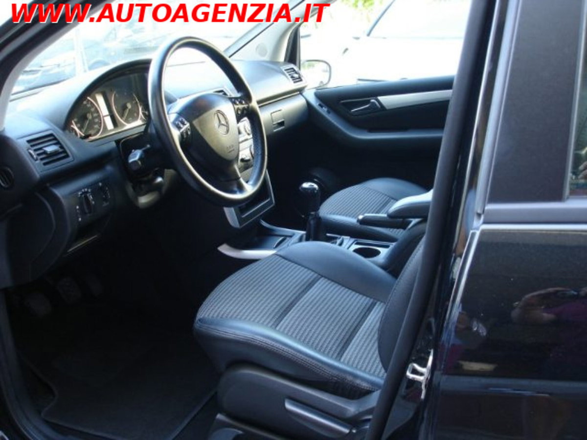 Mercedes-Benz Classe A 180 CDI Avantgarde (8)