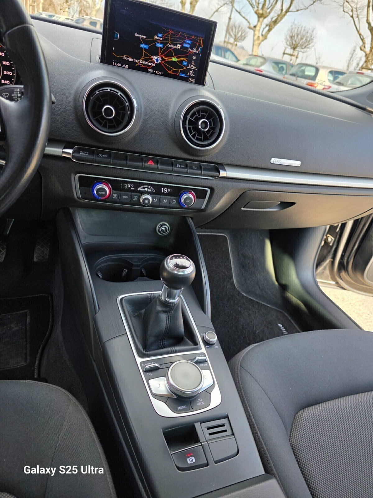 Audi A3 Sportback 30 TDI S line edition (14)