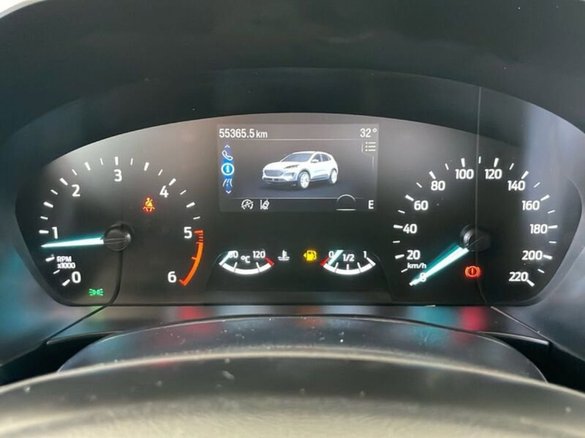 Ford Kuga 1.5 EcoBlue 120 CV 2WD Titanium (14)