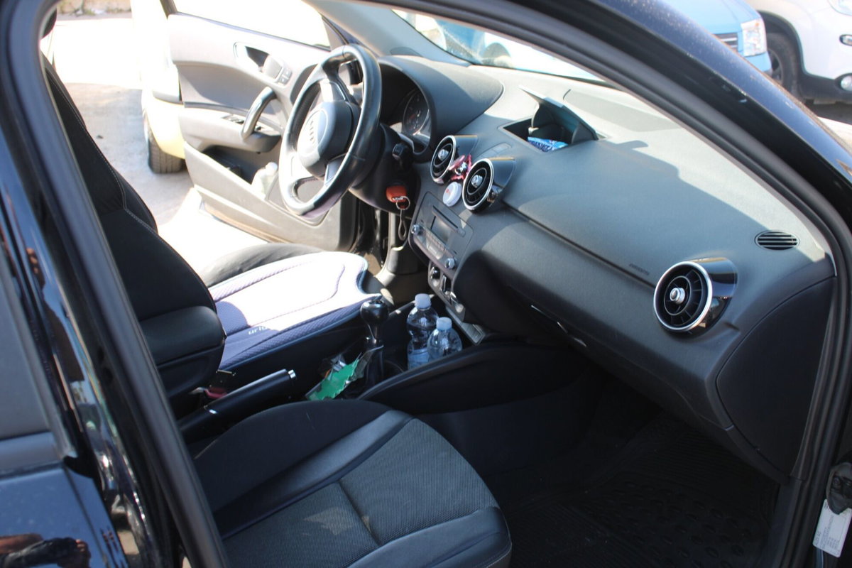 Audi A1 1.6 TDI 105 CV Ambition (11)
