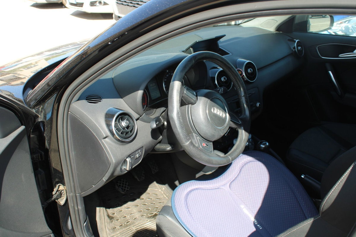 Audi A1 1.6 TDI 105 CV Ambition (8)