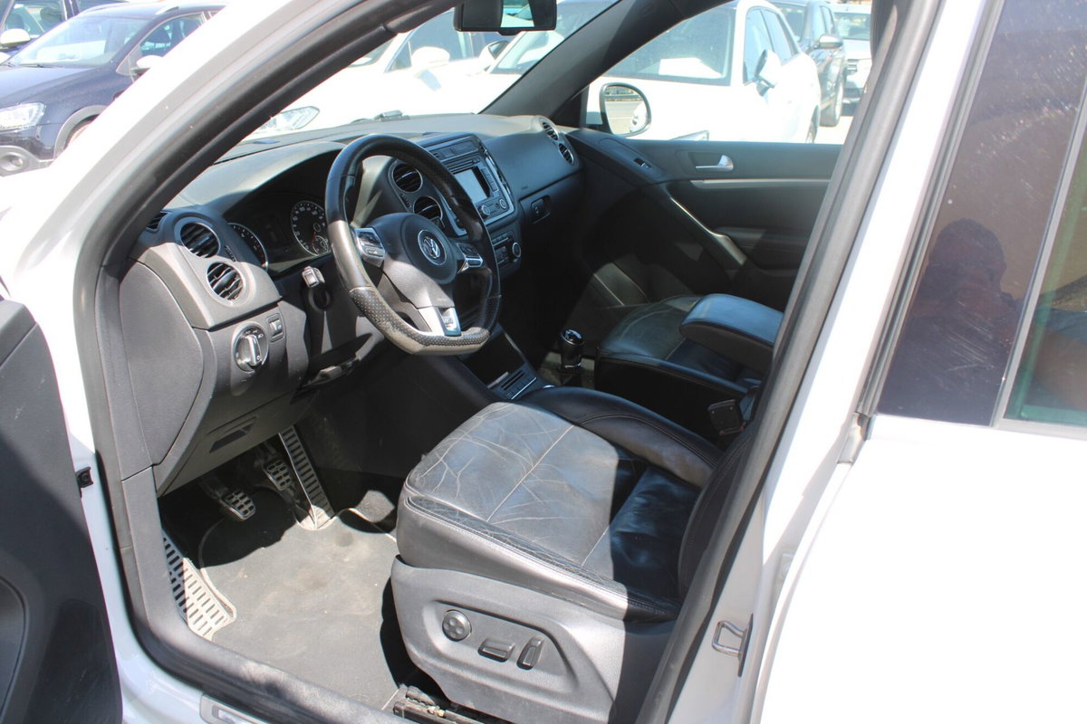 Volkswagen Tiguan 2.0 TDI 110 CV Sport & Style BlueMotion Technology (11)
