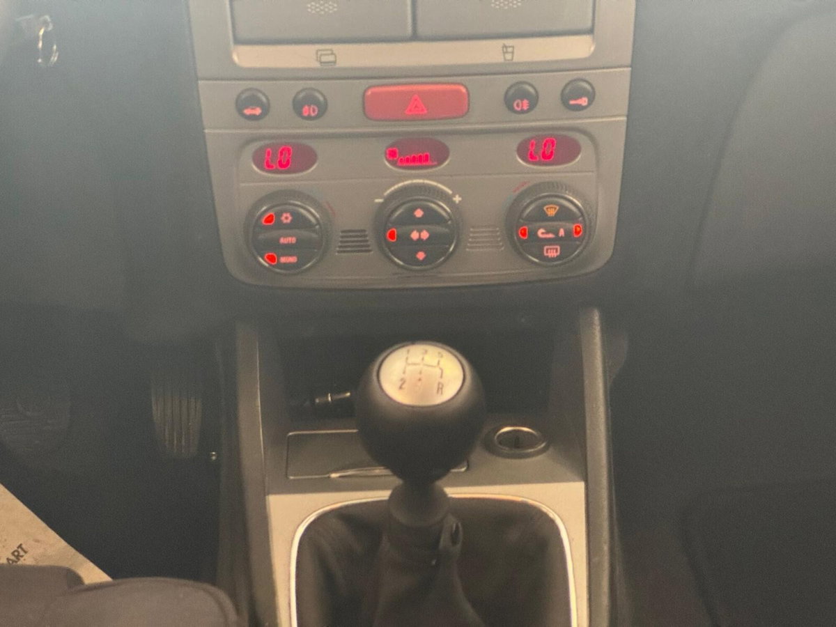 Alfa Romeo 147 1.9 JTD (120) 5 porte Exclusive (13)