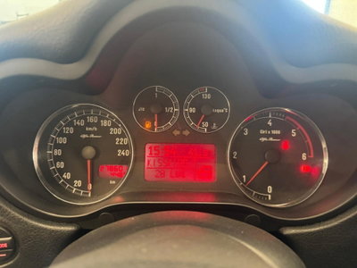 Alfa Romeo 147 1.9 JTD (120) 5 porte Exclusive (16)