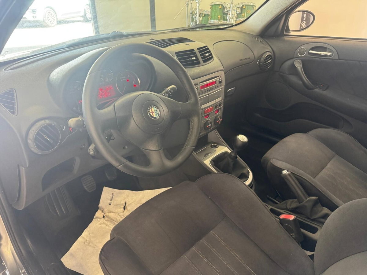 Alfa Romeo 147 1.9 JTD (120) 5 porte Exclusive (18)