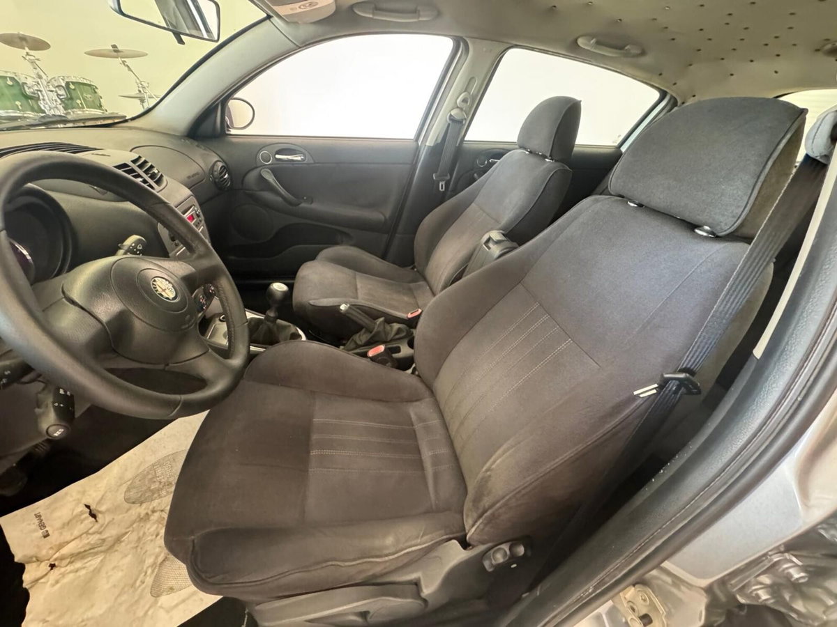 Alfa Romeo 147 1.9 JTD (120) 5 porte Exclusive (19)