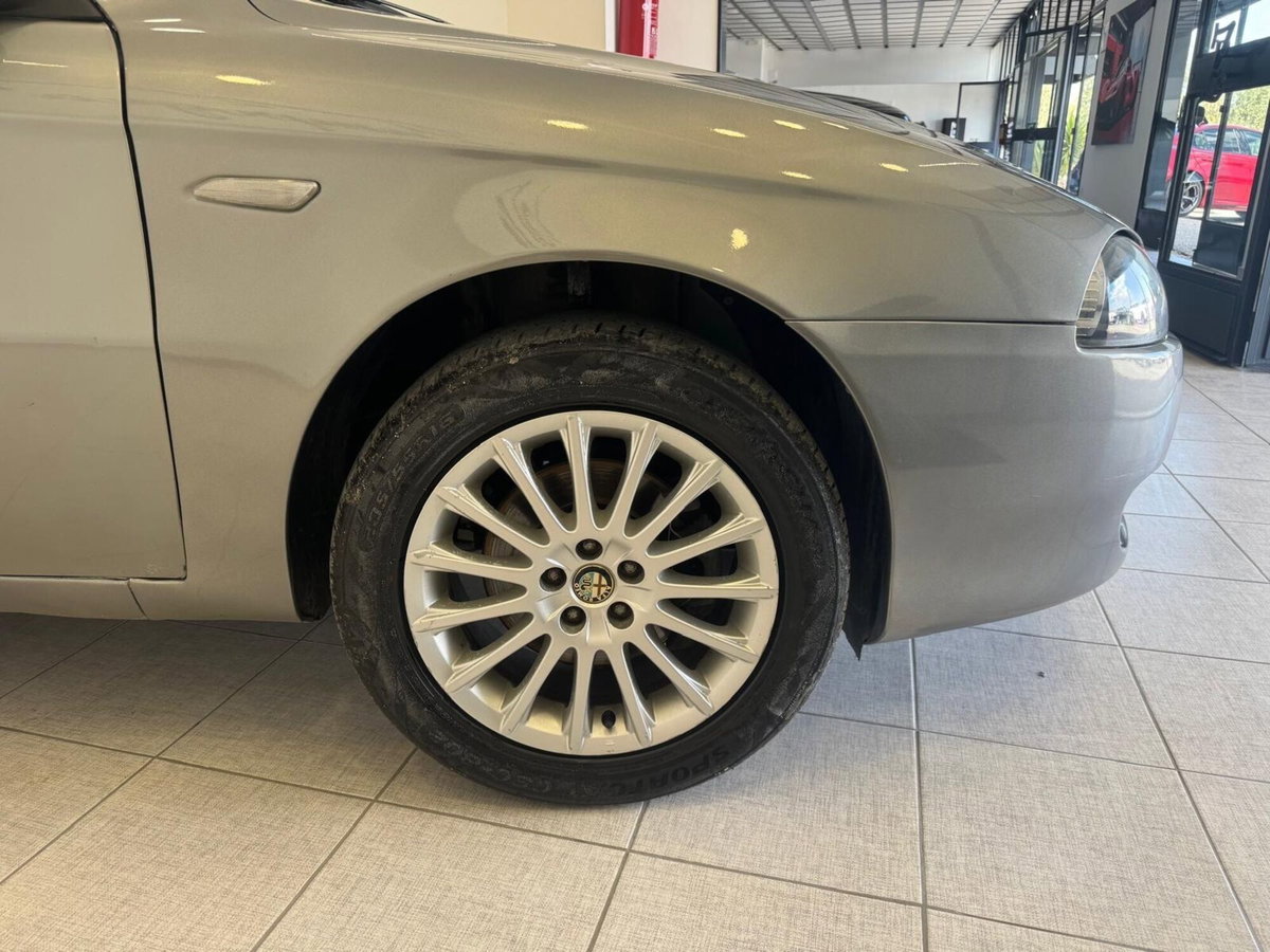 Alfa Romeo 147 1.9 JTD (120) 5 porte Exclusive (4)