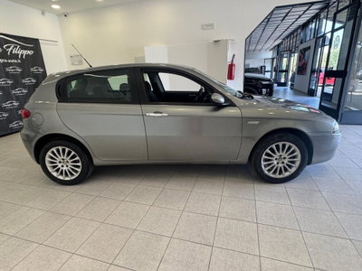 Alfa Romeo 147 1.9 JTD (120) 5 porte Exclusive (5)