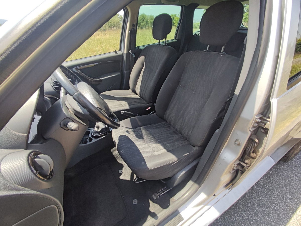 Dacia Duster 1.5 dCi 110CV 4x2 Lauréate (12)