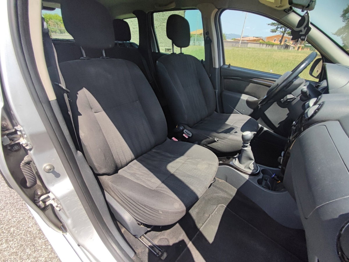 Dacia Duster 1.5 dCi 110CV 4x2 Lauréate (13)