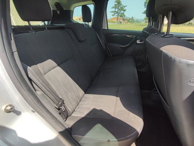 Dacia Duster 1.5 dCi 110CV 4x2 Lauréate (17)