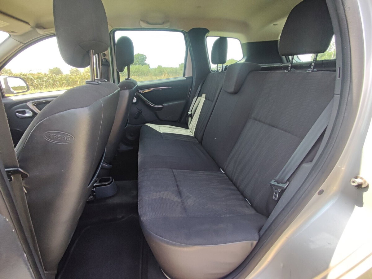 Dacia Duster 1.5 dCi 110CV 4x2 Lauréate (18)
