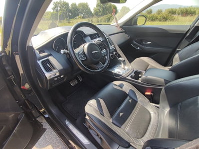 Jaguar E-Pace 2.0D 150 CV AWD aut. R-Dynamic (13)