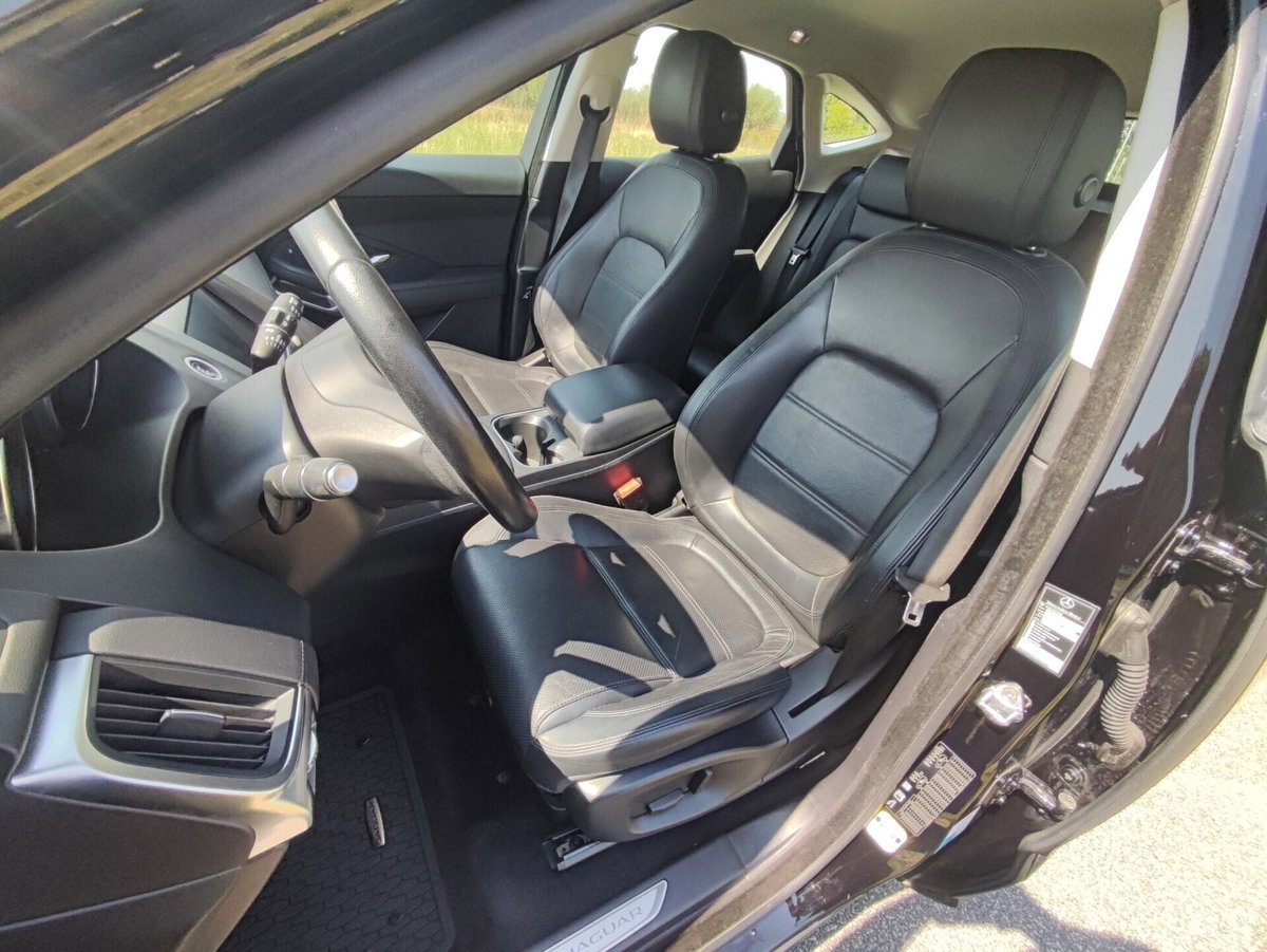 Jaguar E-Pace 2.0D 150 CV AWD aut. R-Dynamic (14)